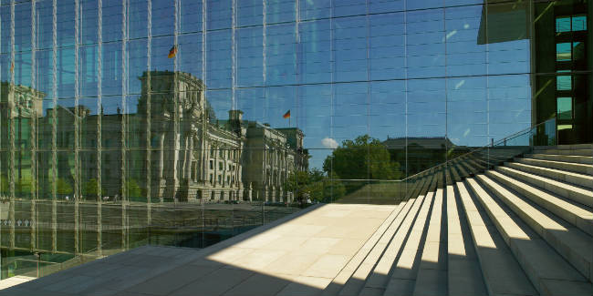 Hotel-de-Rome-Reichstag-Reflection-2520_650x325