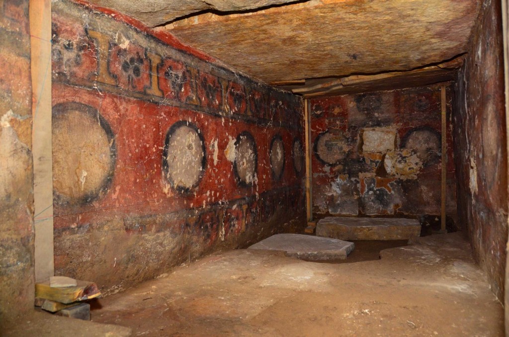 LA CÁMARA DOS ESTA DECORADA CON PINTURA MURAL. FOTO HÉCTOR MONTAÑO INAH