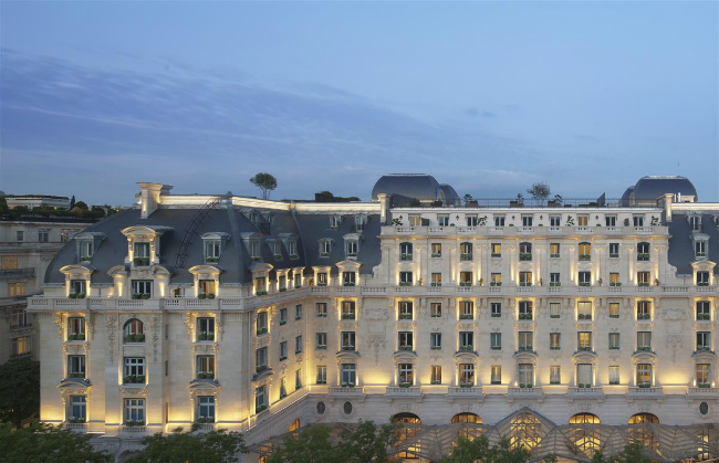peninsula-hotel-paris-opens-3_650x419