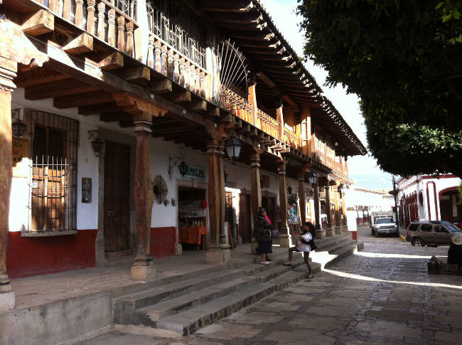 Portales Tapalpa_w