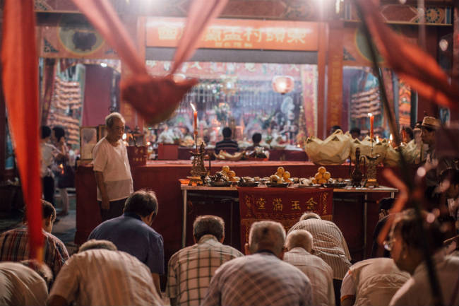 Ofrendas y rituales Photo by Anthony Kwan/Getty Images for Hong Kong Images